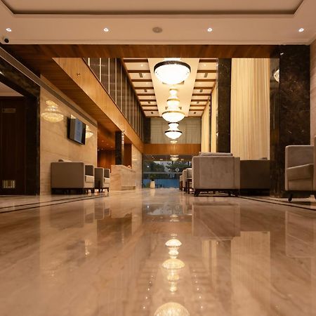 Icon Grand Hotel By Bhagini Бангалор Экстерьер фото